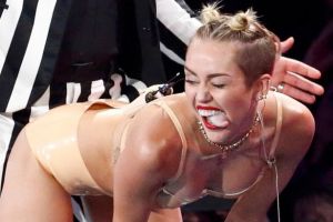 Miley-Cyrus-twerking.jpg