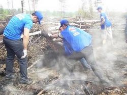 Фейк заметен каждому, кто хоть раз открывал фотошоп.