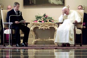 Bush and pope palmface.jpg