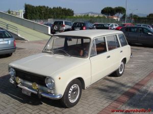 Fiat-124-Familiare.jpg